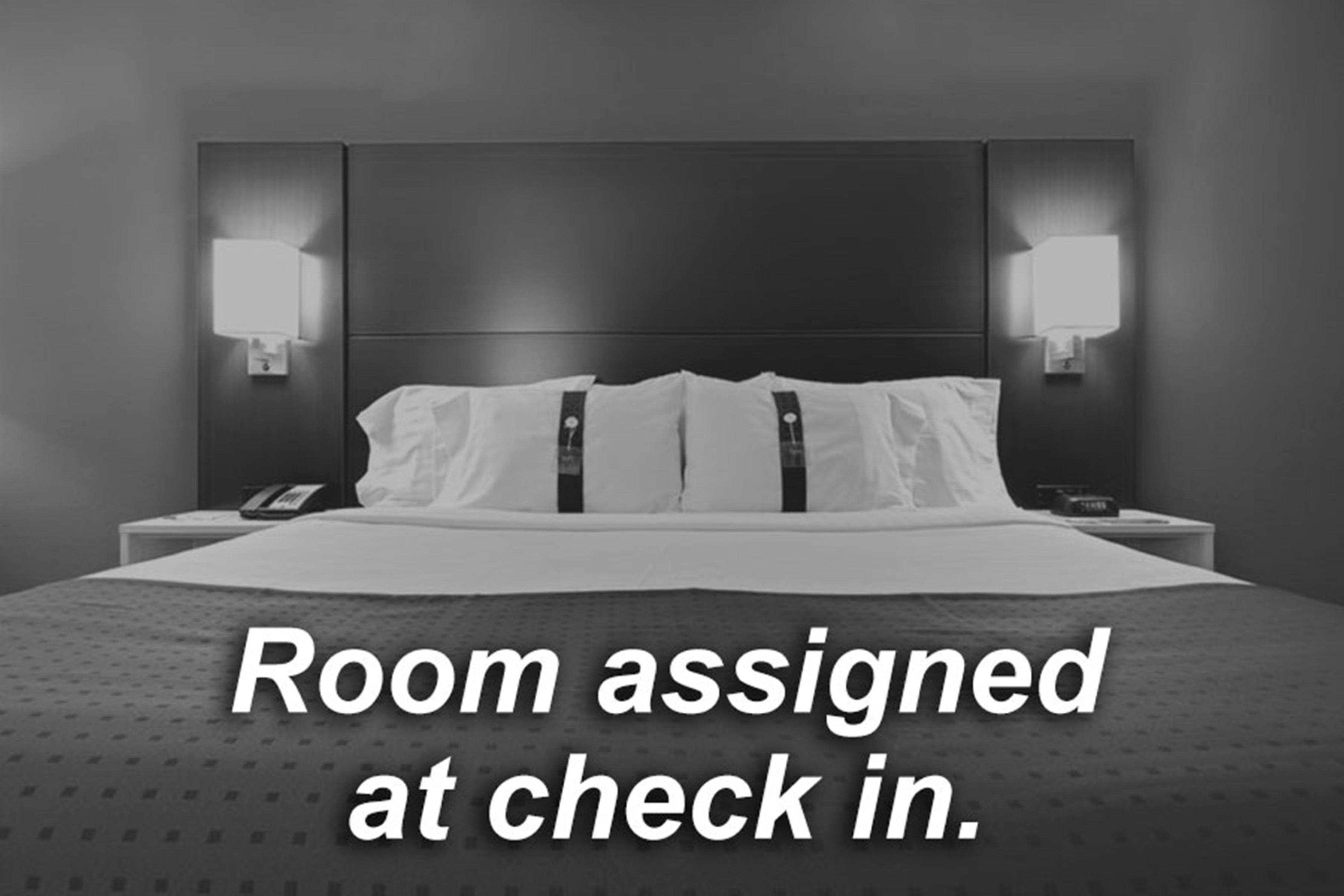 Express & Suites-saint Joseph By Ihg Hotel 3*