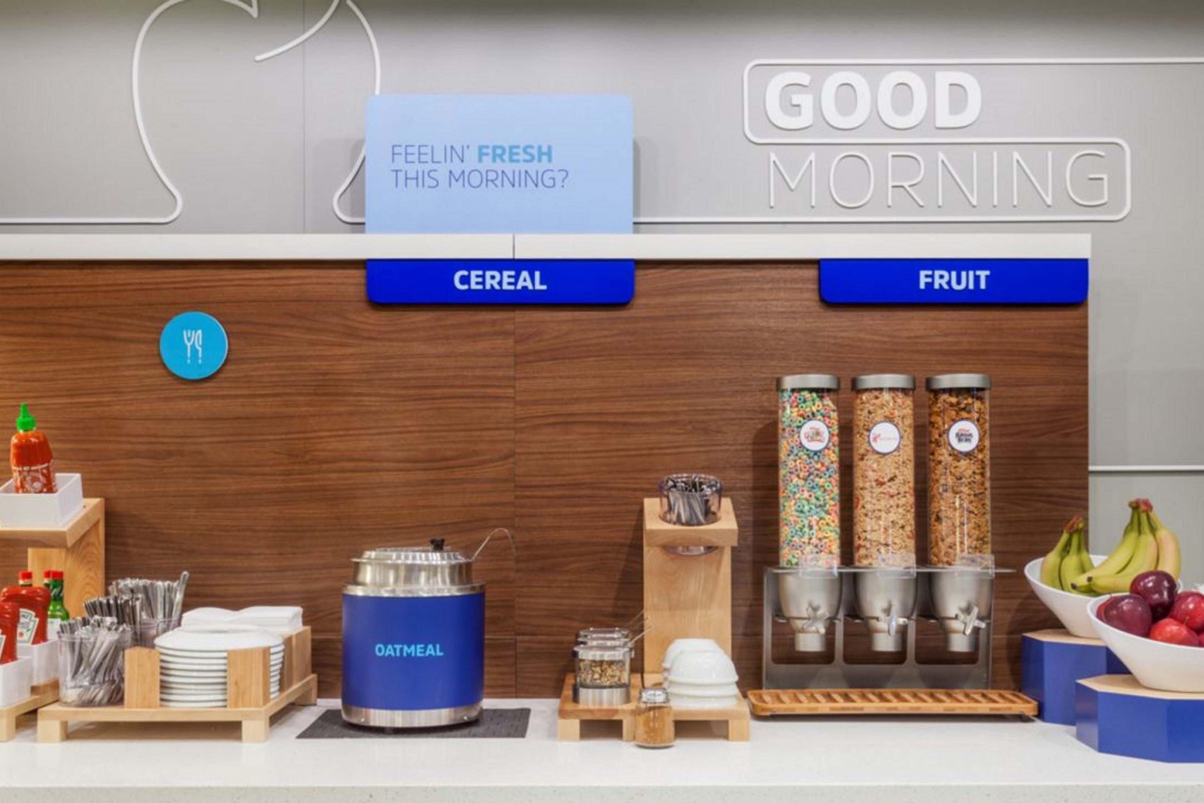 Express & Suites-saint Joseph By Ihg 3*