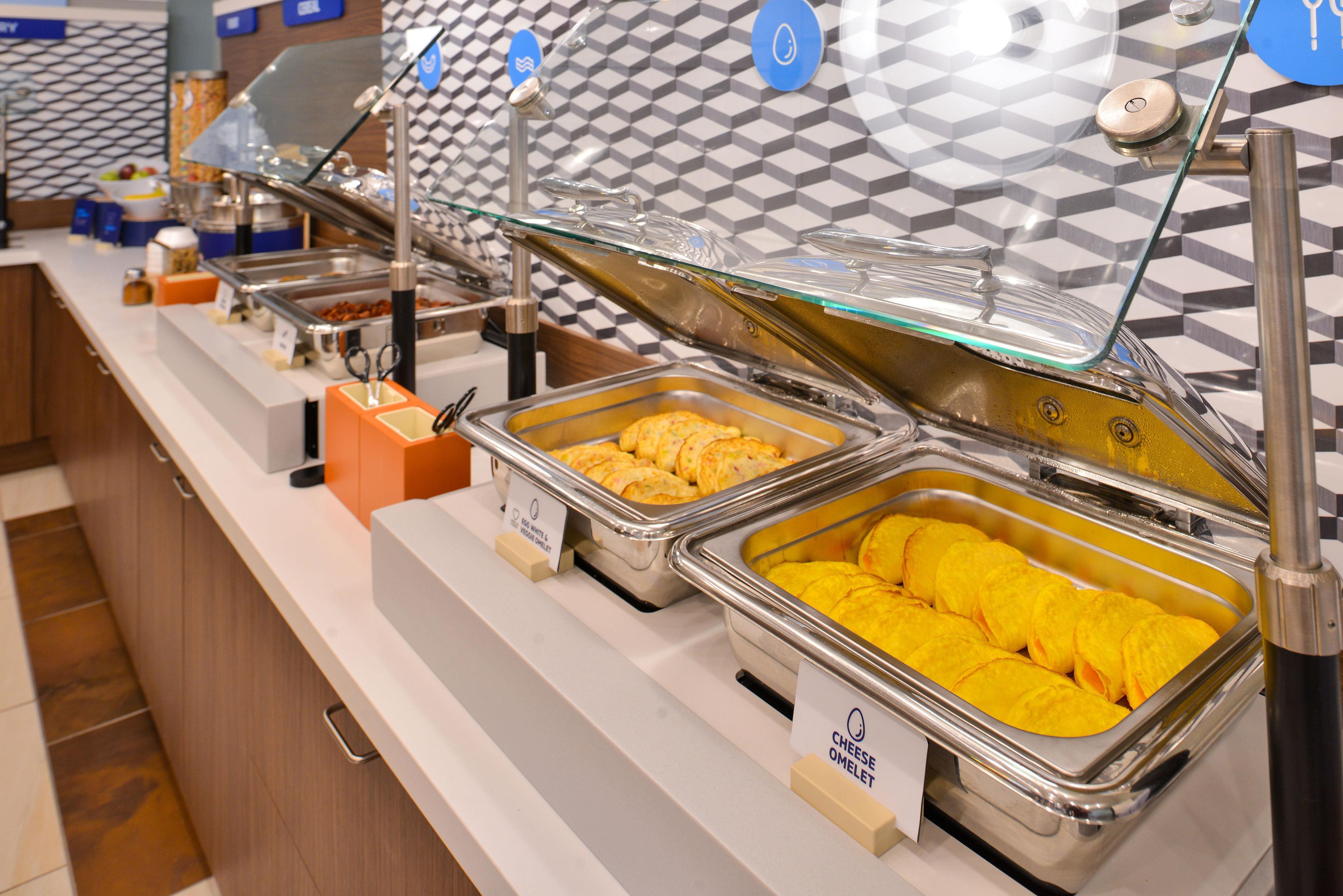 Hotel Express & Suites-saint Joseph By Ihg