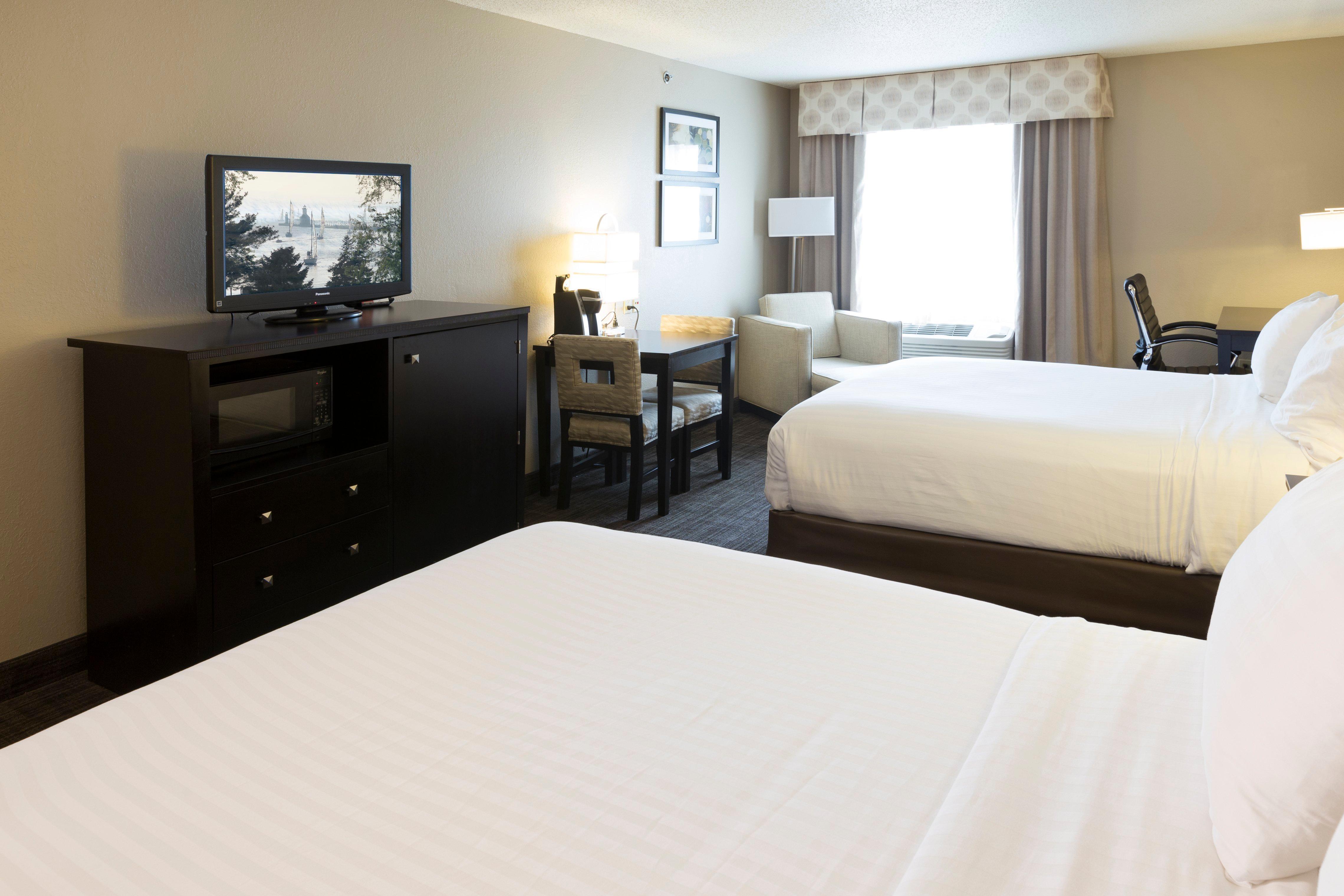 Express & Suites-saint Joseph By Ihg Hotel