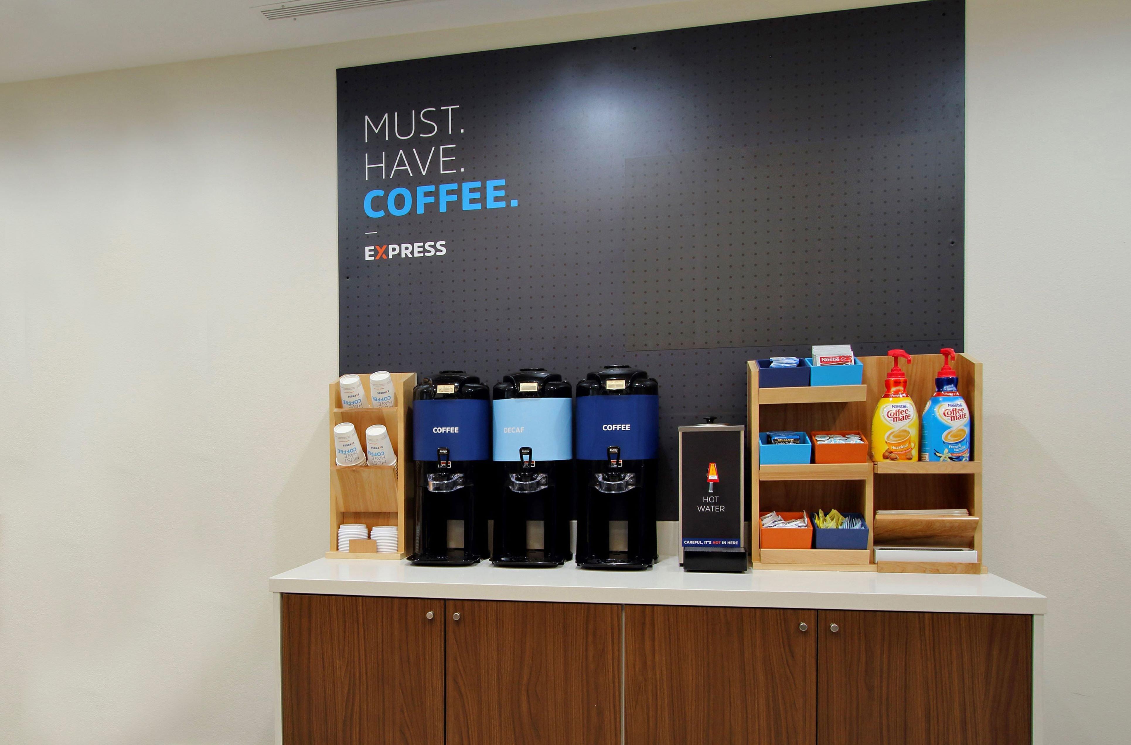 Hotel Express & Suites-saint Joseph By Ihg 3*