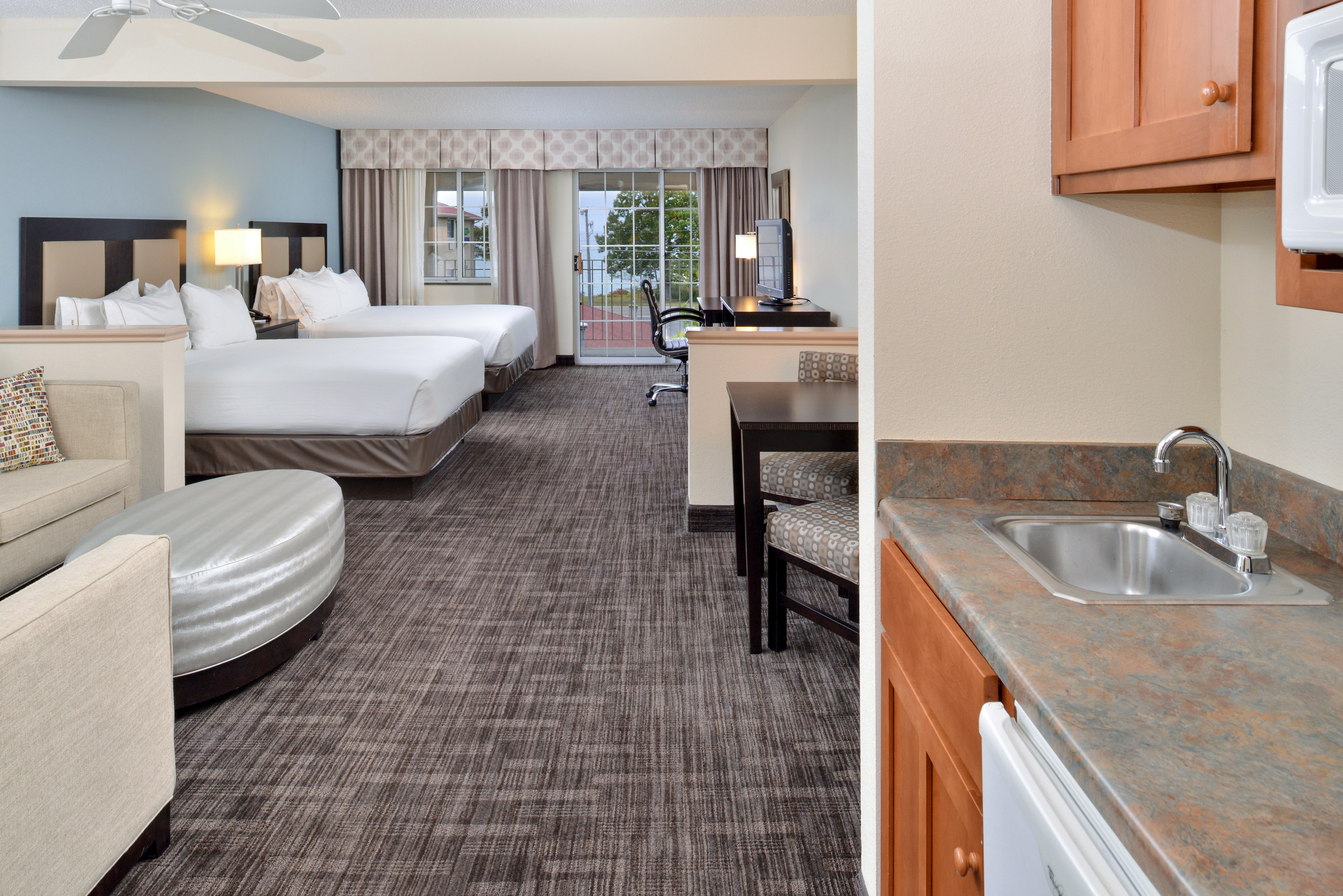Express & Suites-saint Joseph By Ihg Saint Joseph