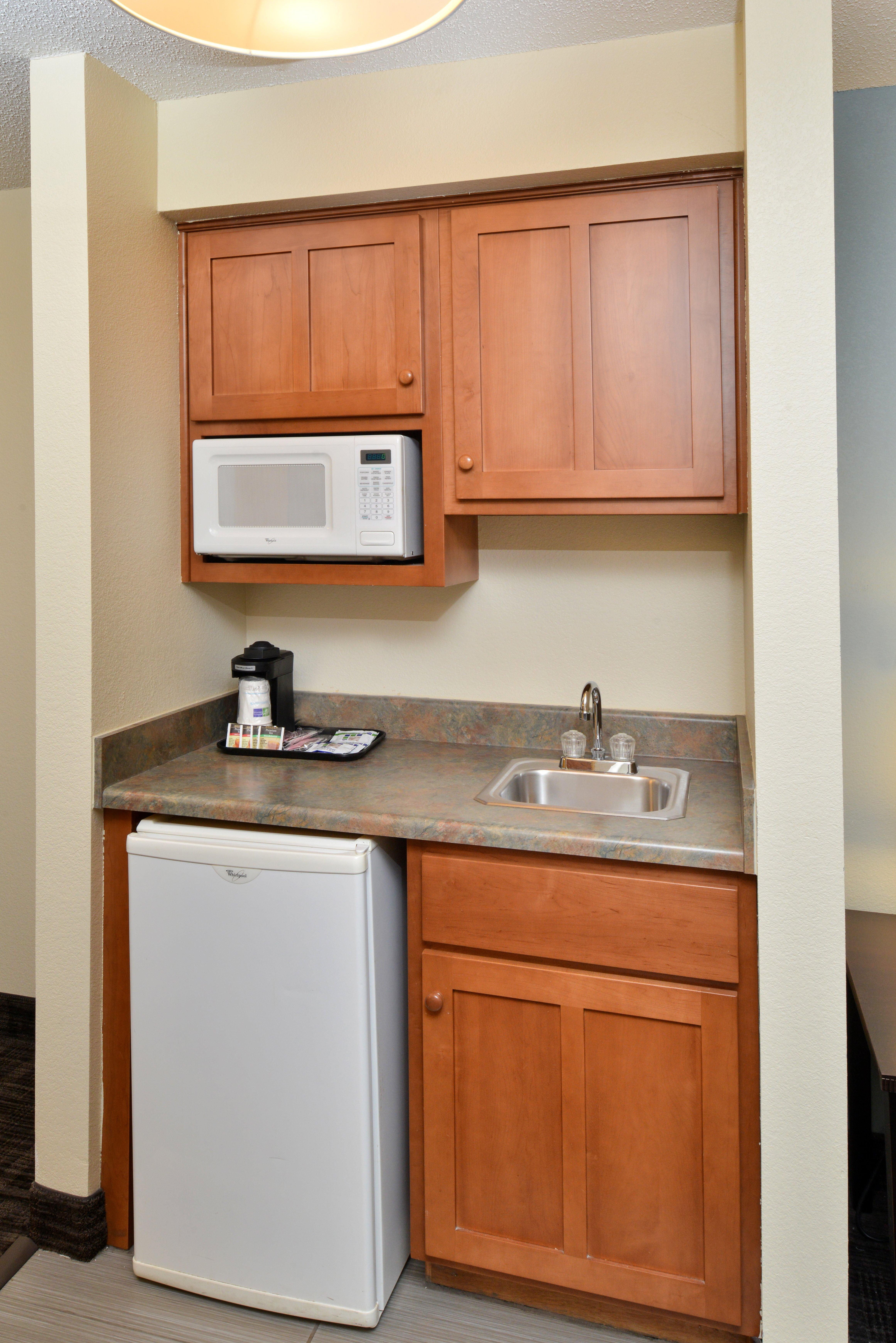 Express & Suites-saint Joseph By Ihg