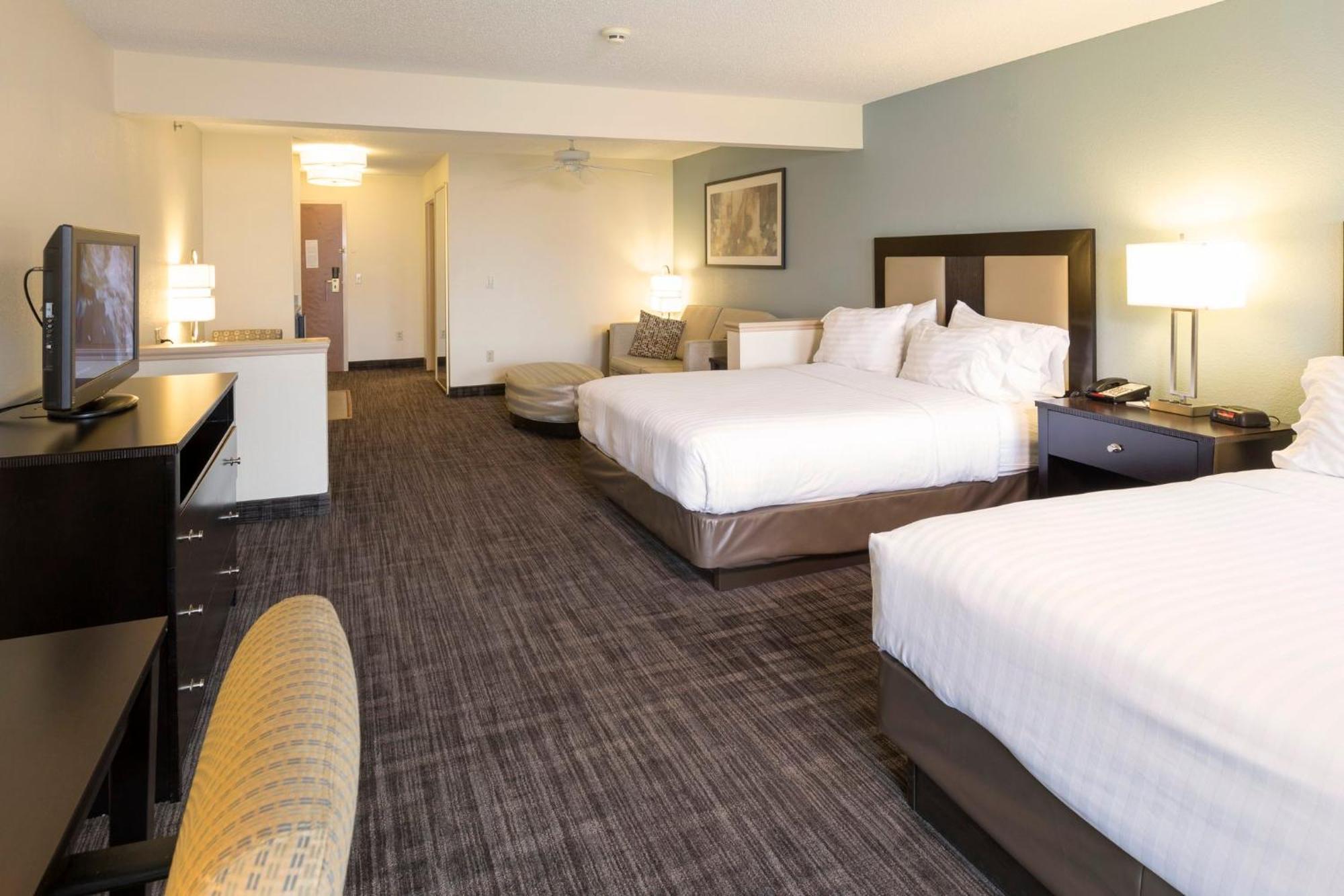 Express & Suites-saint Joseph By Ihg Saint Joseph