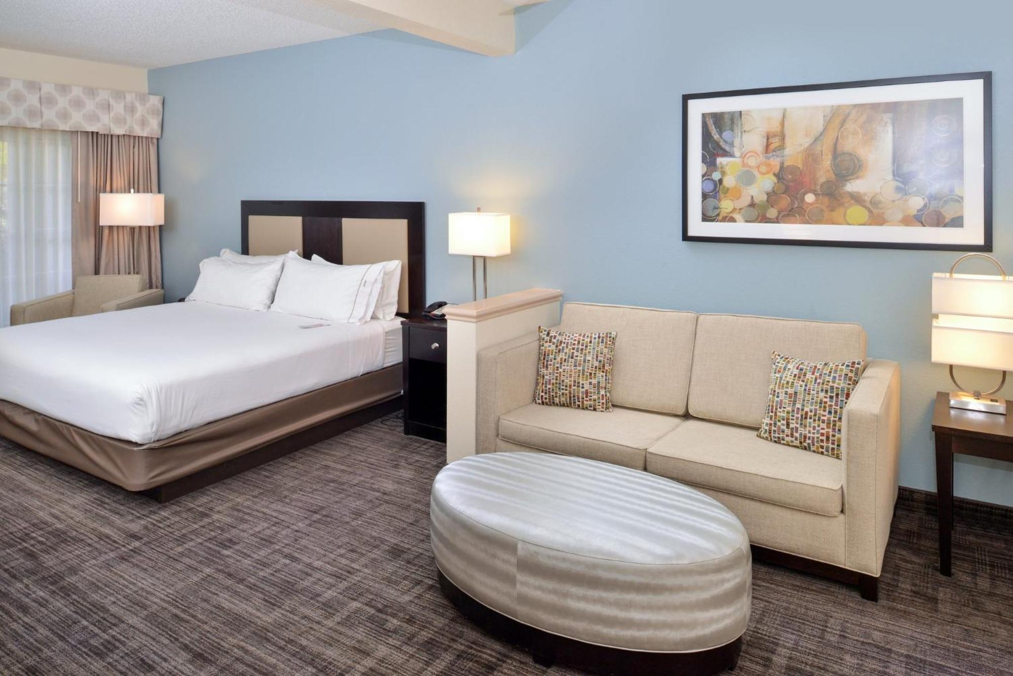 Express & Suites-saint Joseph By Ihg Saint Joseph