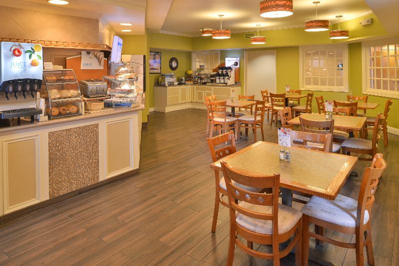 Express & Suites-saint Joseph By Ihg Saint Joseph