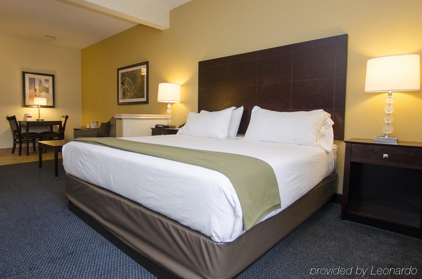 Express & Suites-saint Joseph By Ihg 3* Saint Joseph
